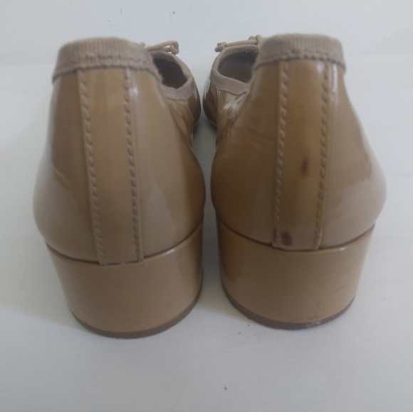 Tory Burch charm patent pumps sz 9 - Picture 4 of 12